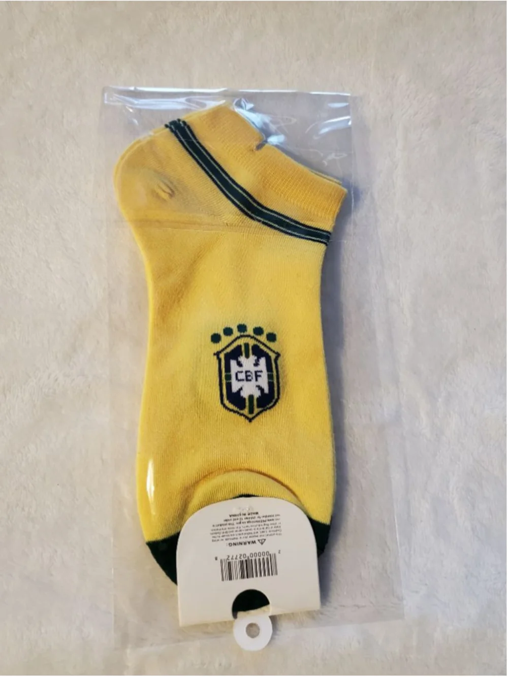 Rep Your Fifi team! Brazil Soccer ankle Socks & Keychain bundle women size 7-9